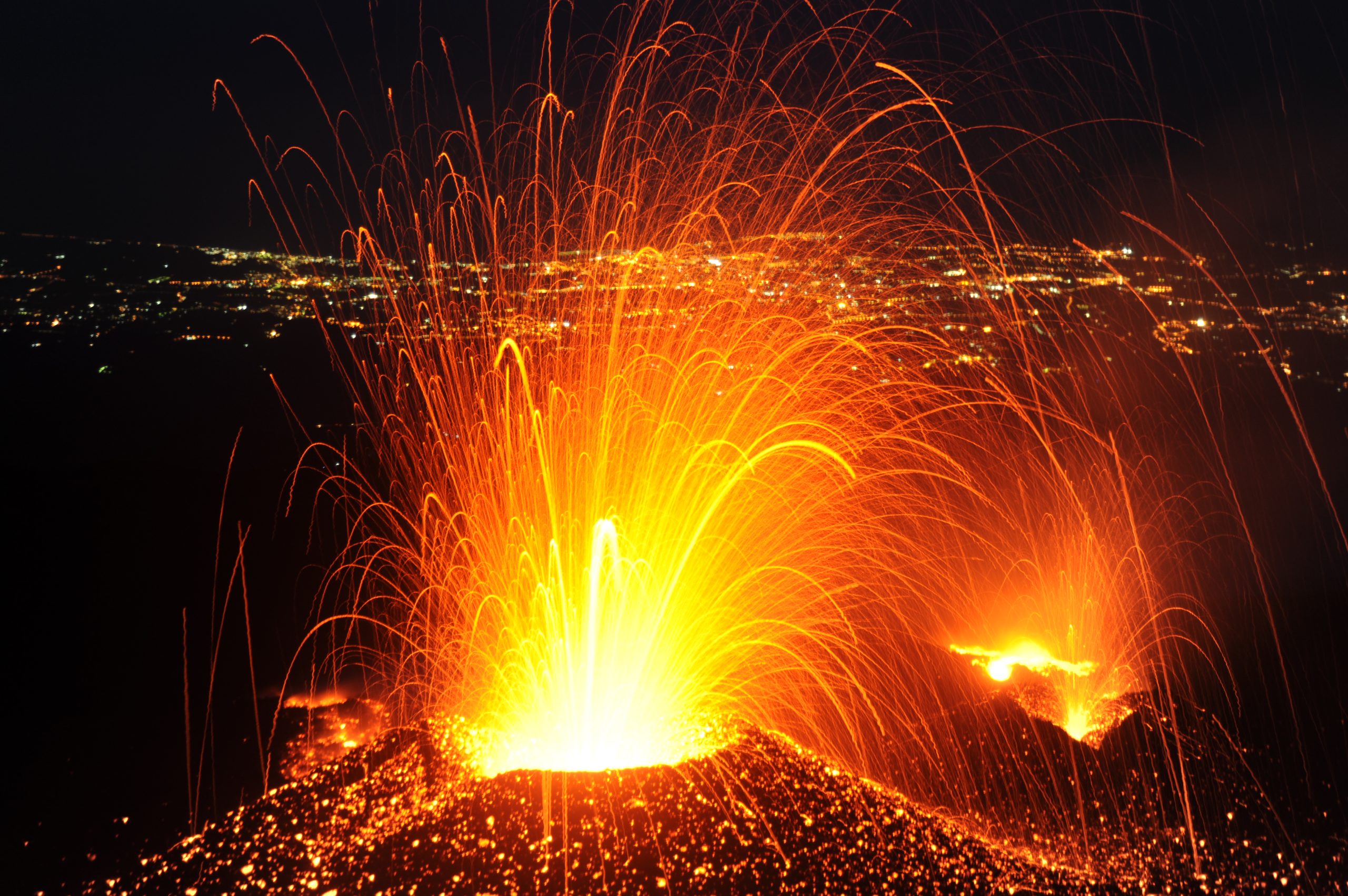 Etna Eruzione Notte